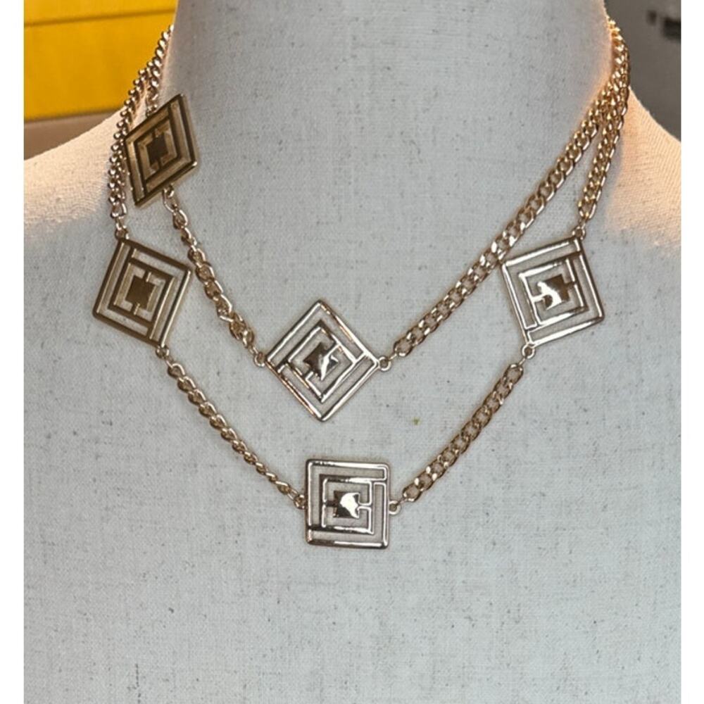 Liz Claiborne 34 Inch Strand Necklace Square Insets Gold Tone Adjustable